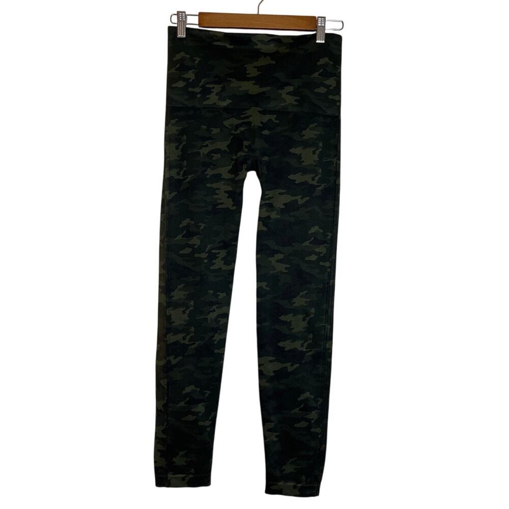 Spanx Look at Me Now Seamless Leggings Size XL Green Camo Four Way Stretch